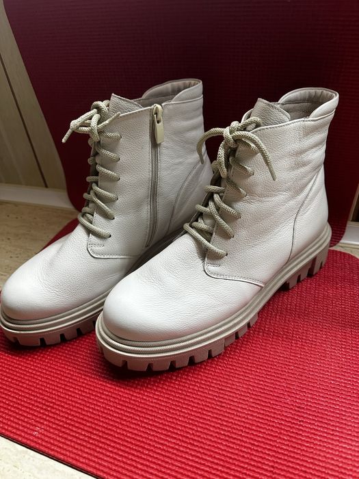 Ботинки натуральная кожа,беж.р.40-26,5см