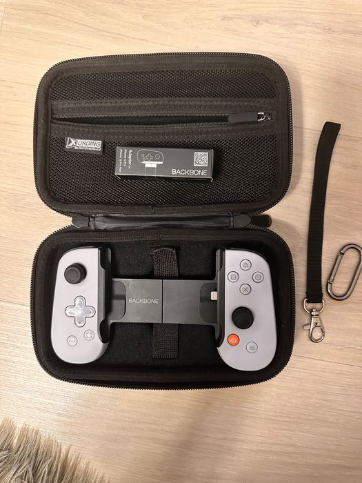 Геймпад Backbone One PlayStation Edition for iPhone White (BB-02-W-S)