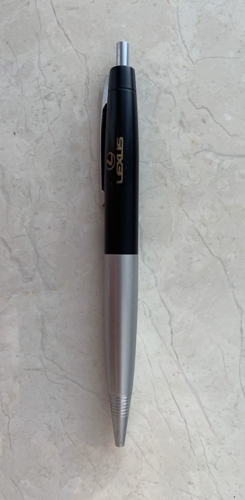 Подарочный набор брелок и ручка Lexus / оригинал