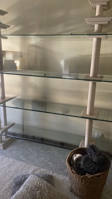 Estante movel para a sala ou onde bem entender