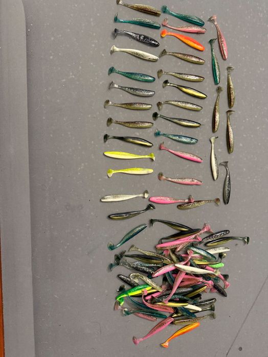 Lote de 80 vinis para pesca