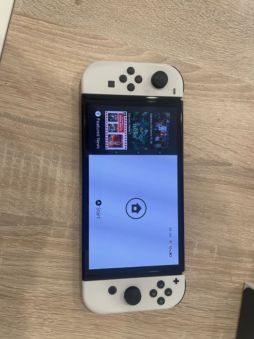 Nintendo Switch OLED – stan jak nowy, używana tylko miesiąc + komplet