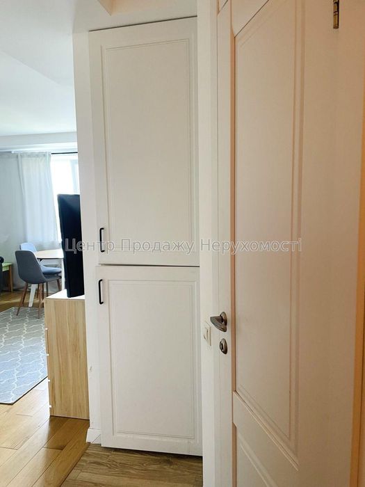 Продам 3к. КПІ (м. Політехнічний інститут) Шевченківський р-н. Центр