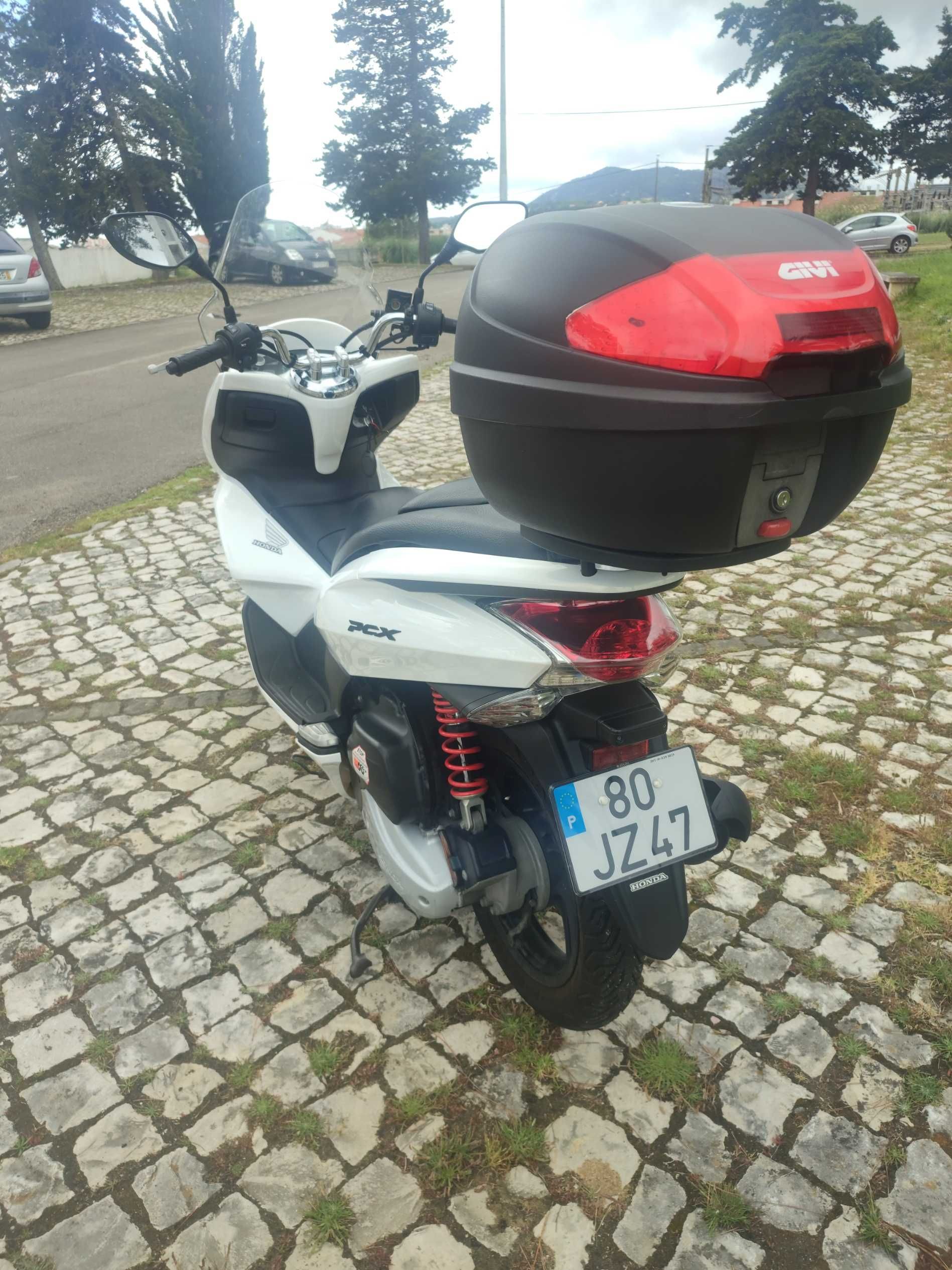 Honda PCX 125 (Oportunidade Única)