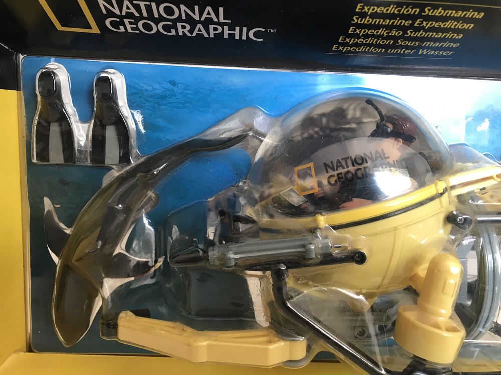 Action figure com Submarino National Geographic