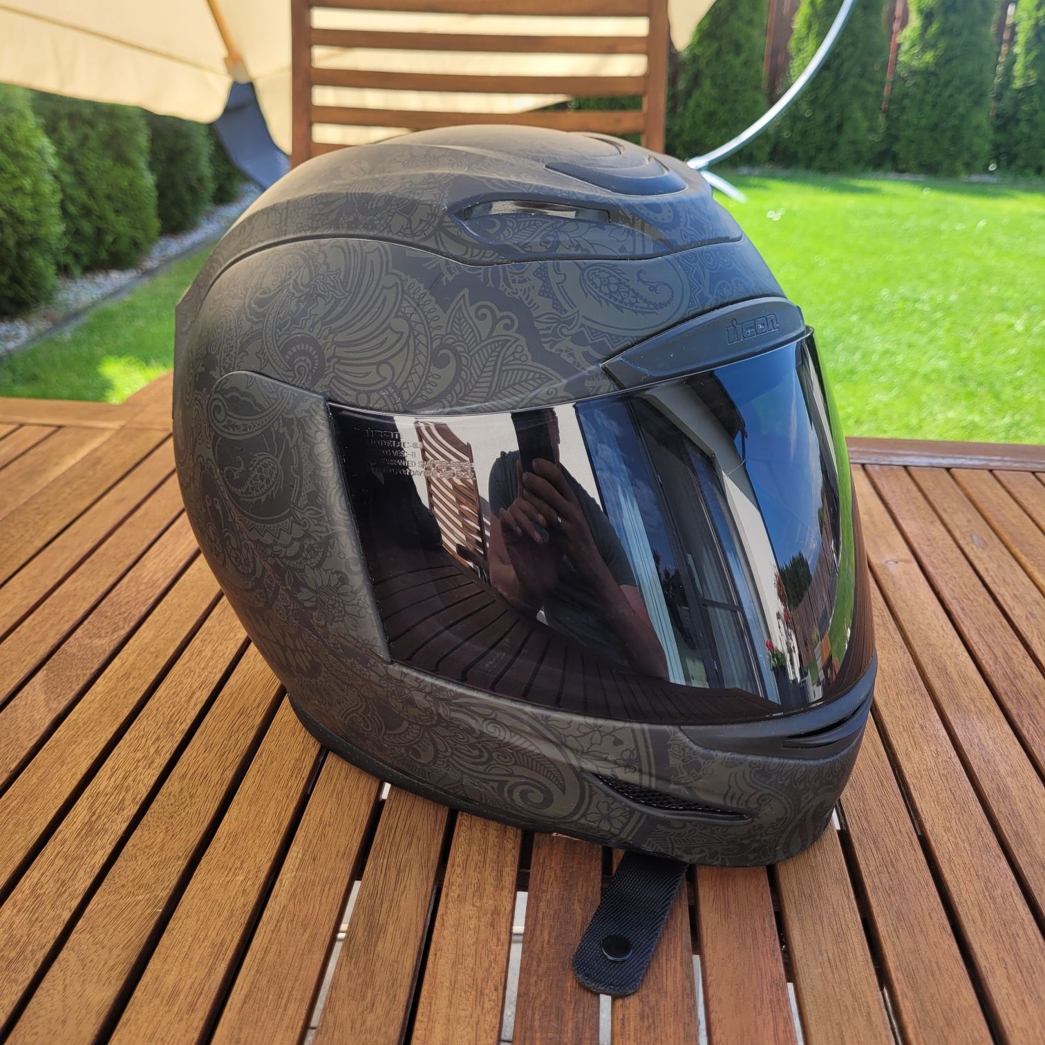 Kask motocyklowy ICON