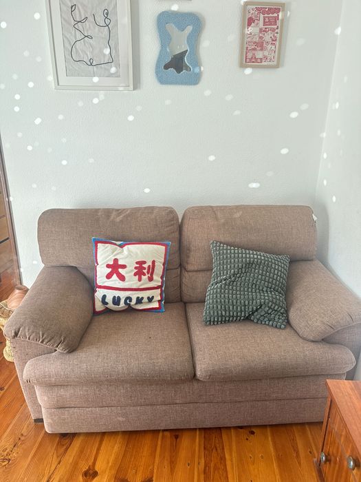 Sofá castanho vintage 2 lugares