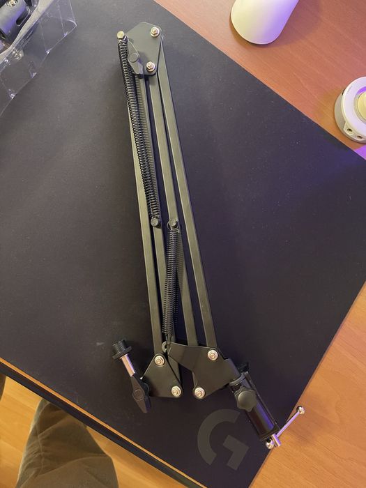 Ігровий стрім-мікрофон мікрофон на стійці-понографі