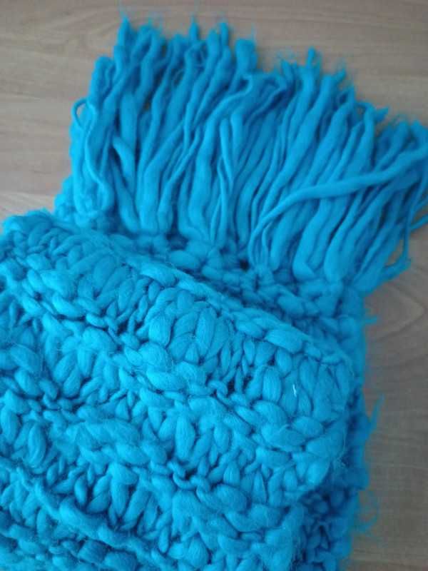 Niebieski szalik zimowy 220×14 cm