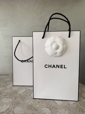 Dwie torebki papierowe Chanel