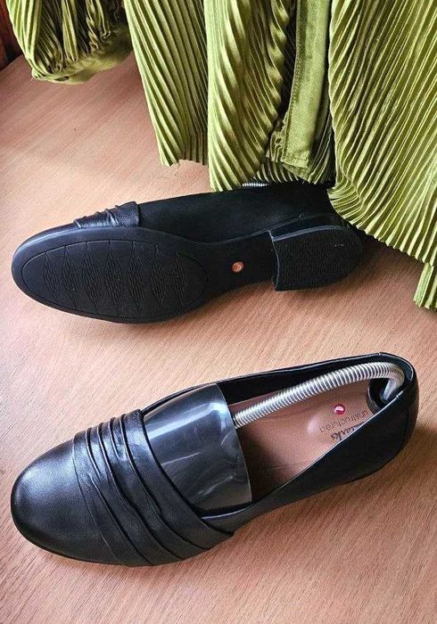Элегантные туфли-балетки Clarks Unstructured, р. 40,5-41