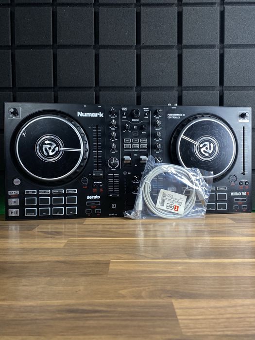 Numark Mixtrack Pro FX