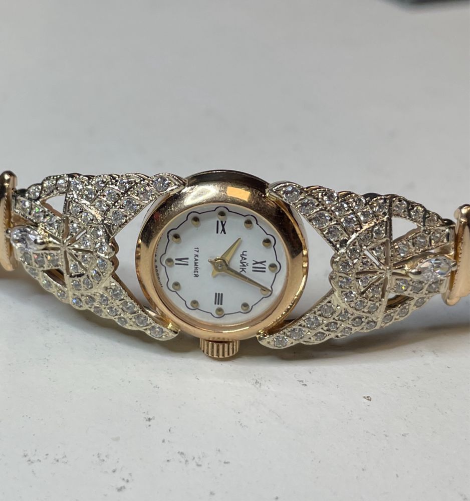 Жіночий золотий годинник