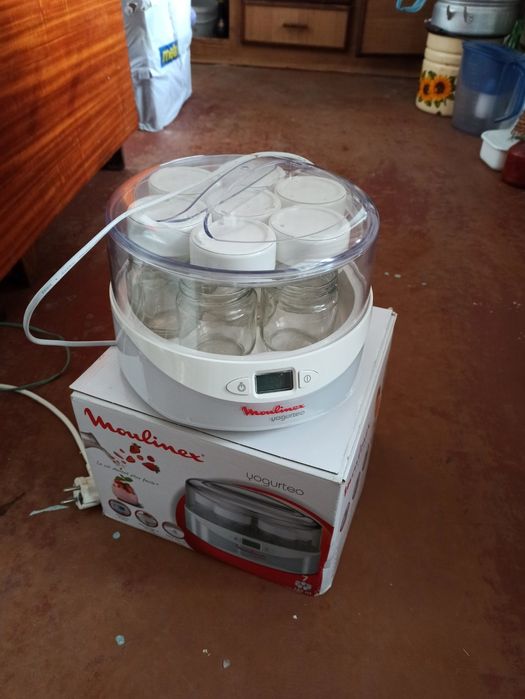 Йогутница Moulinex, Фритюрница Tefal,, блендер ножка, фен
Фритюрница T