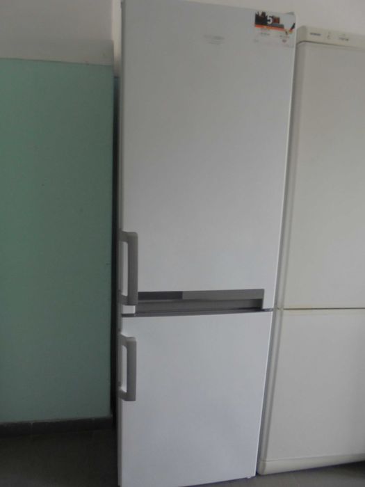 Frigorifico - ARISTON / Muito bom estado / Com garantia
