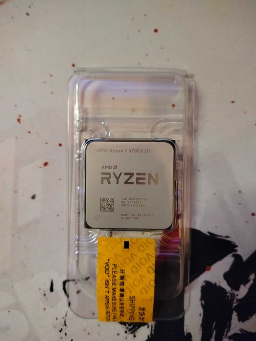 Процесор AMD Ryzen 7 5700X3D
