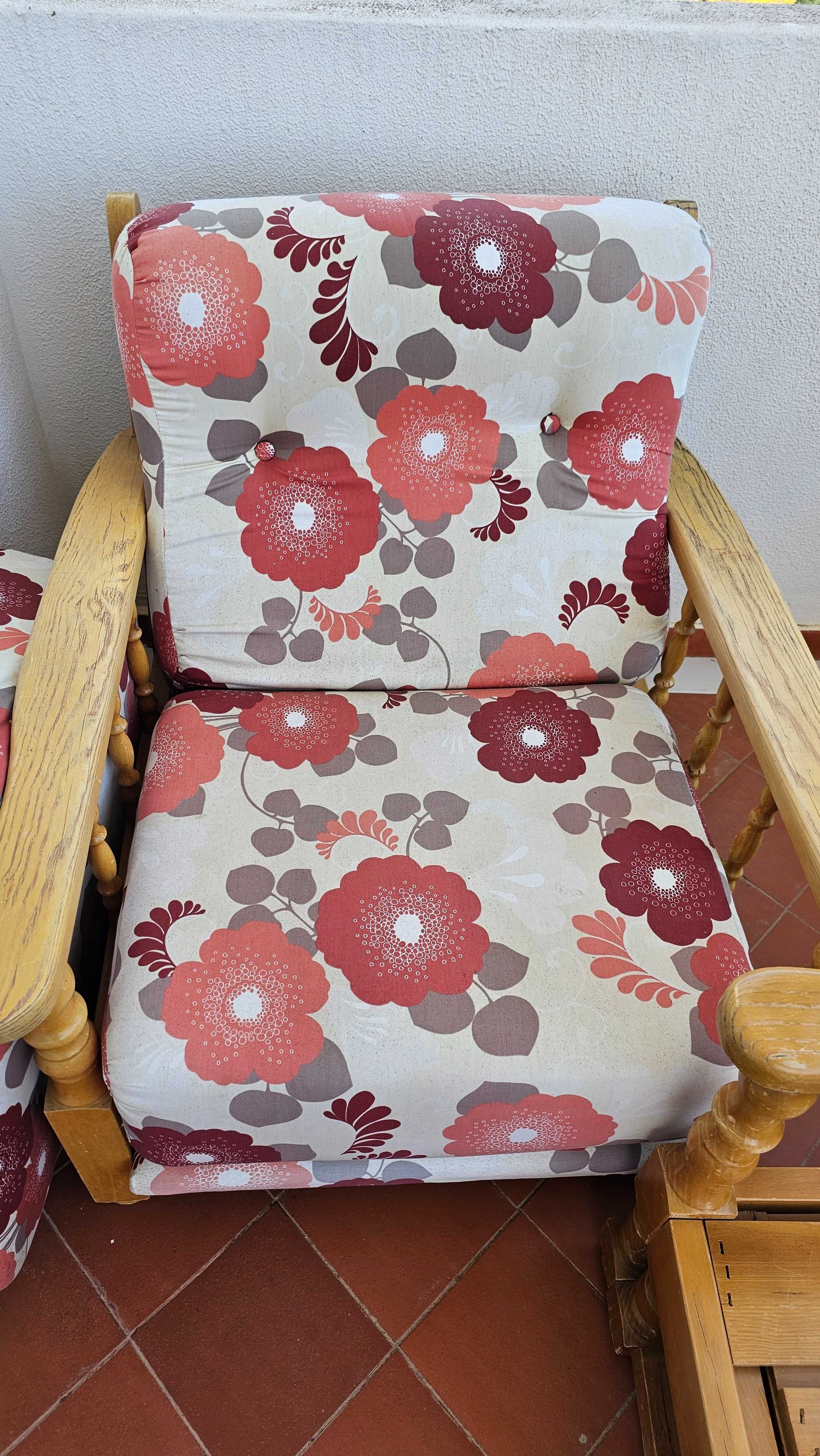 Vendo sofá cama e sofá de 1 lugar