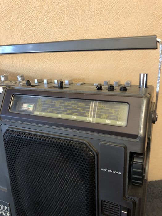 Продам магнитолу Рига 111