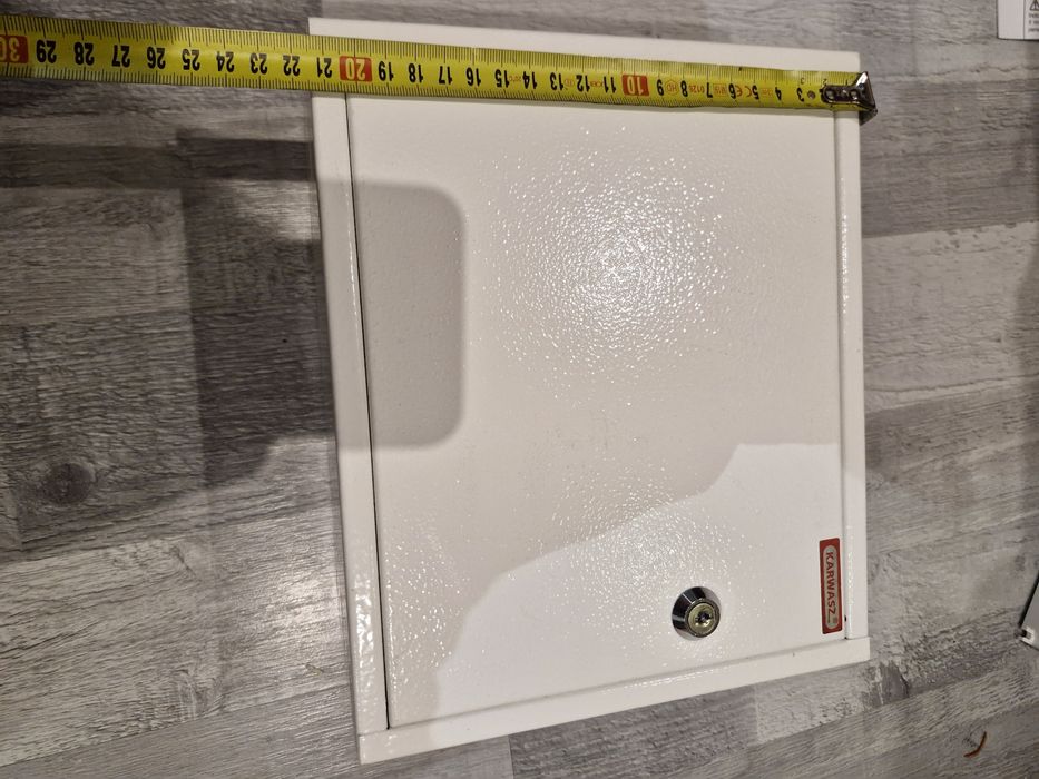 Karwasz Rozdzielnica skrzynka  natynkowa