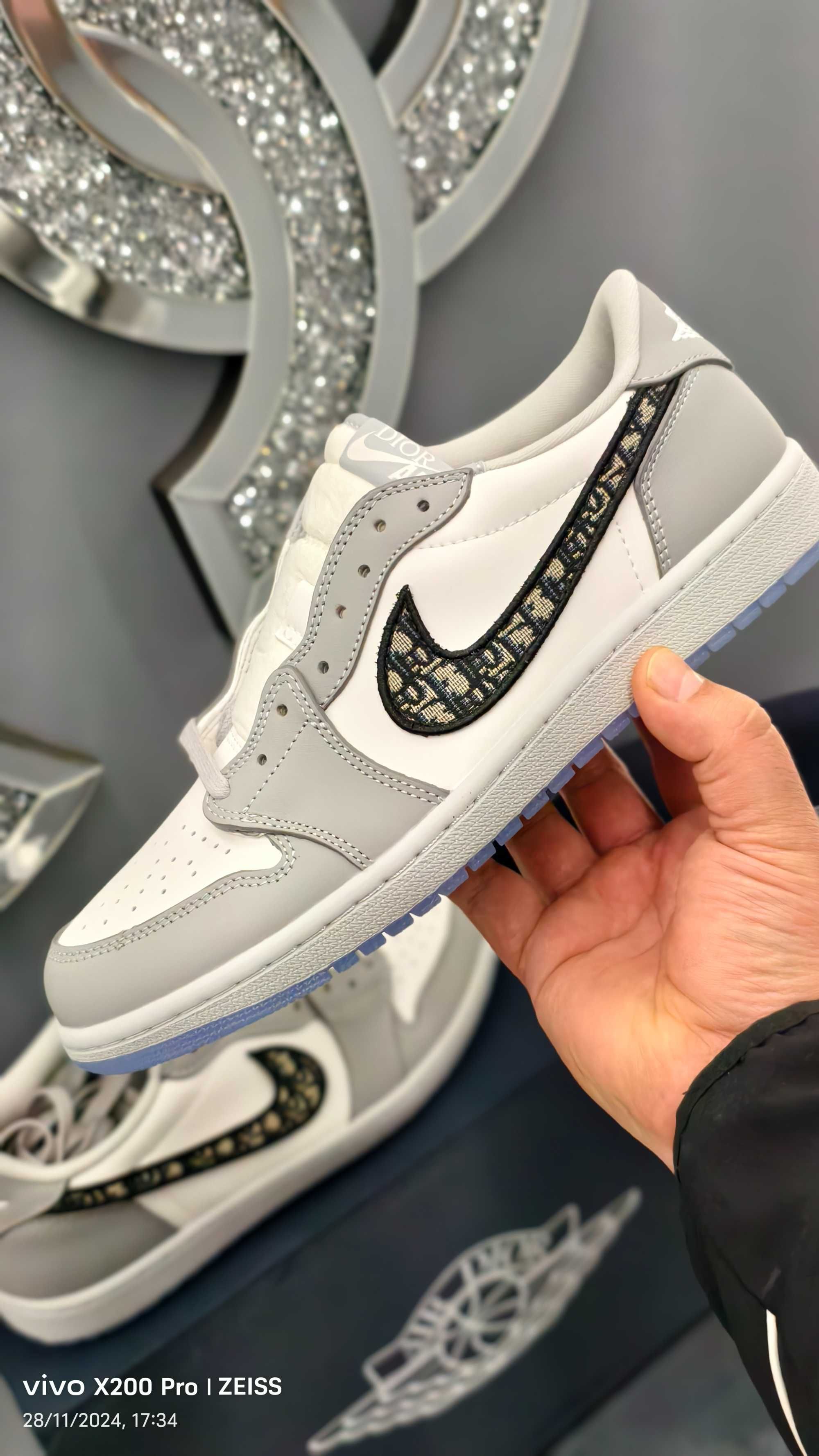 Jordan 1 Low Dior