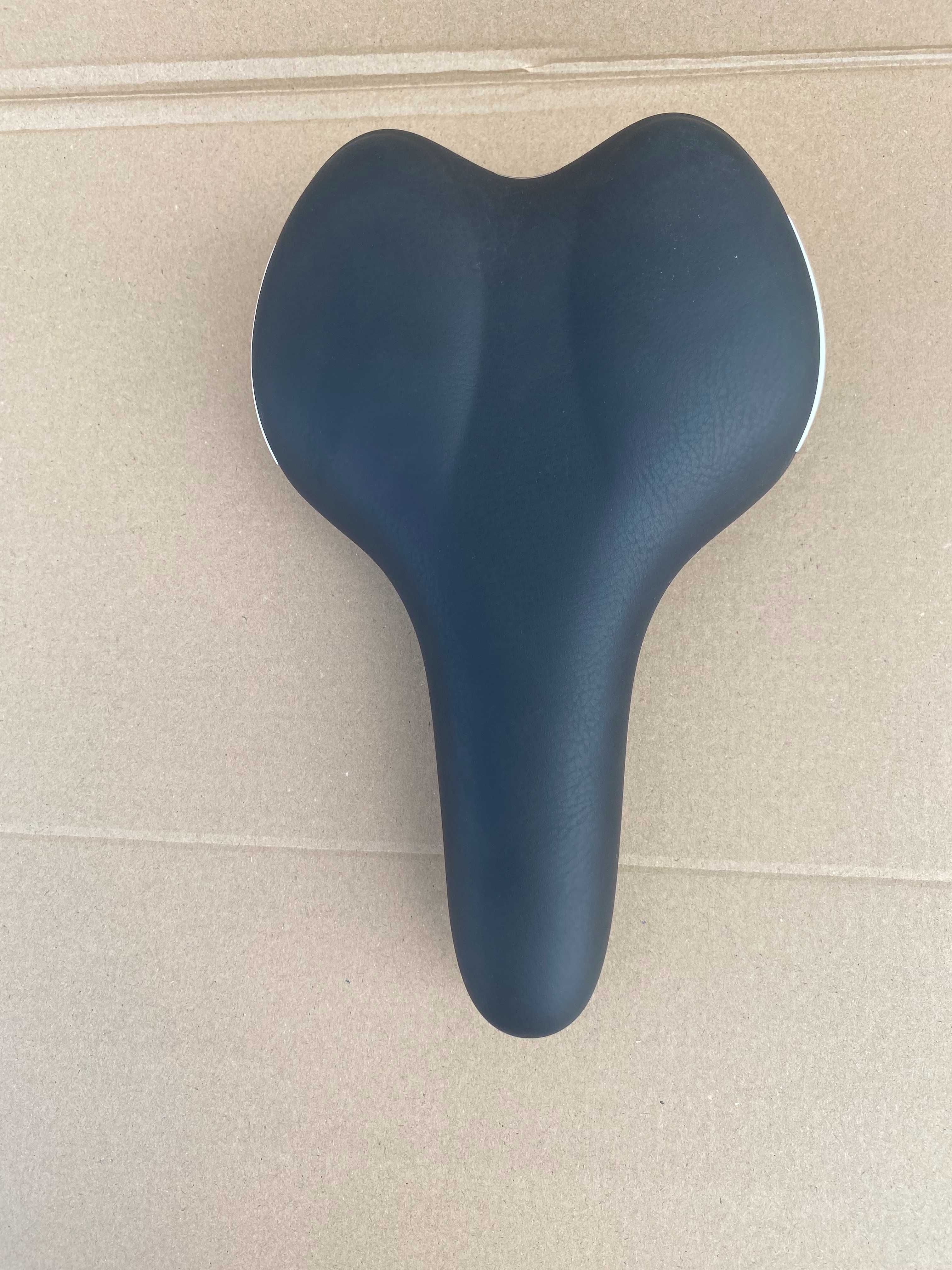 Siodełko rowerowe Selle Royal Ariel z białymi wstawkami, nowe [sd-9]