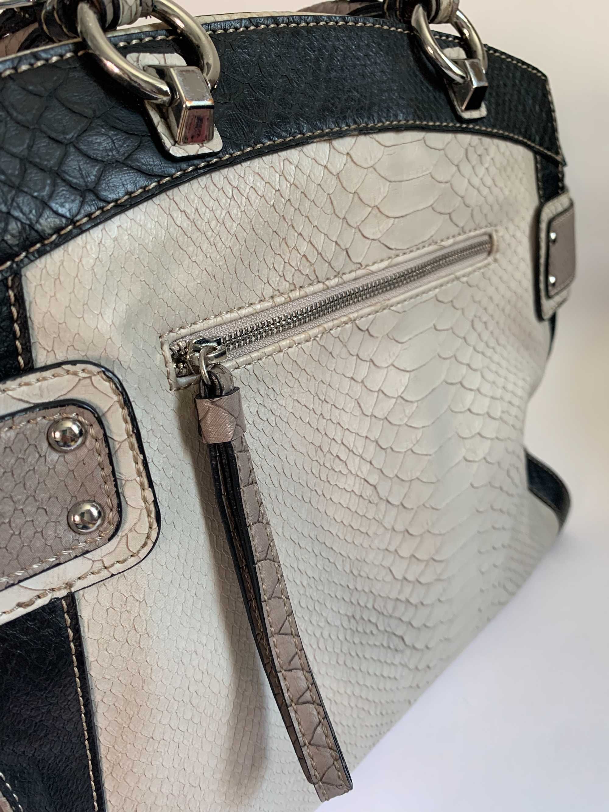 GUESS Torebka Krokodyli print Logo Cyrkonie