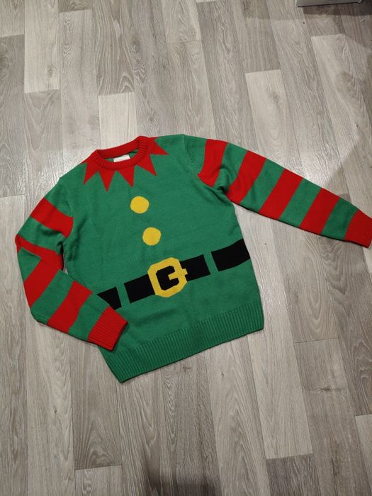 Новорічна кофта у яскравих кольорах
