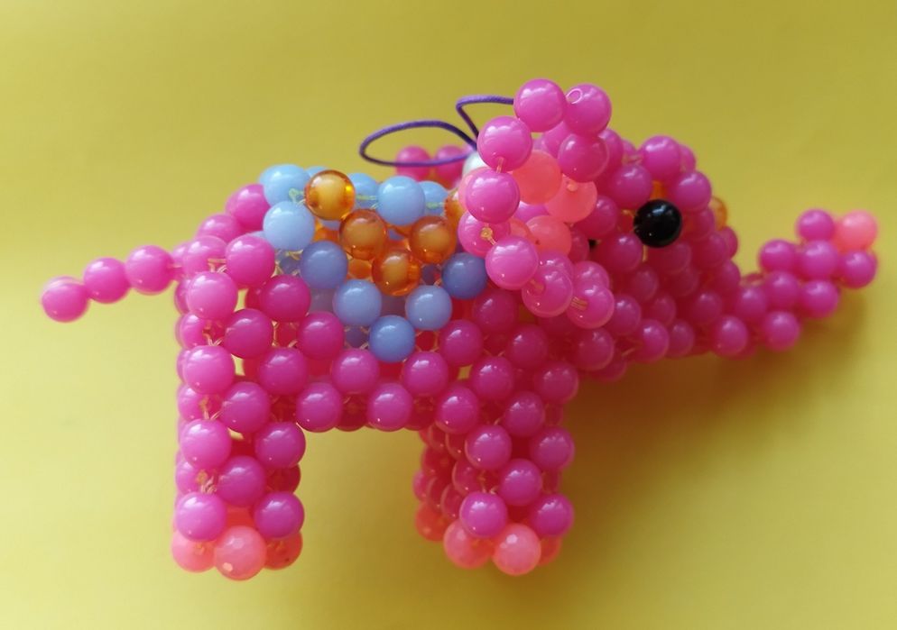 Игрушка слоник из бусин