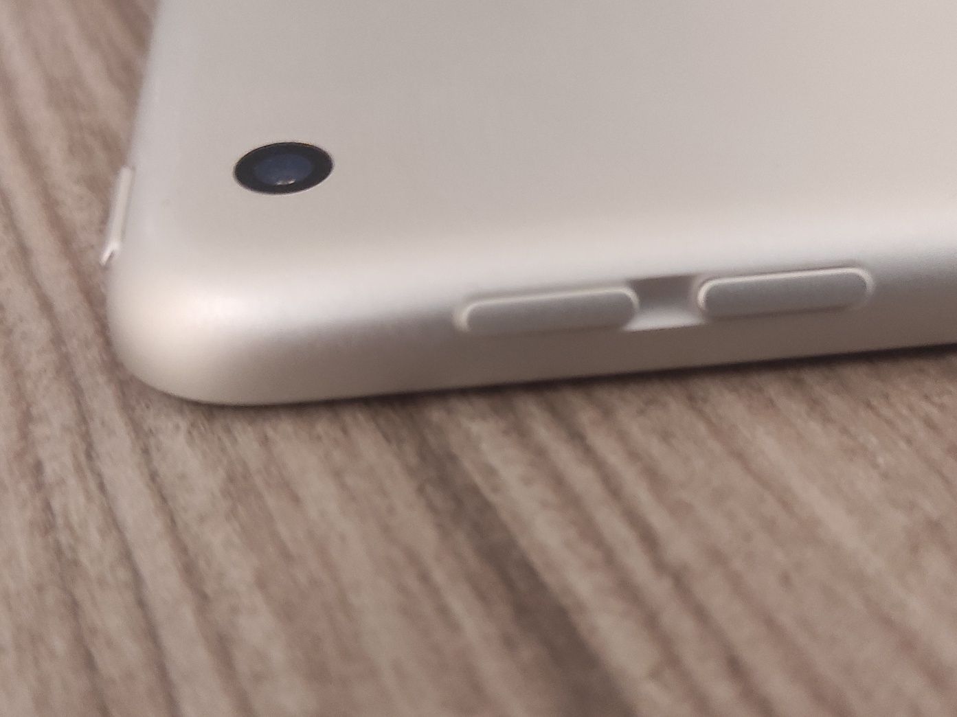 Не робочий Планшет Apple iPad 10.2 9th Gen WiFi 64GB Silver А2602 9Gen