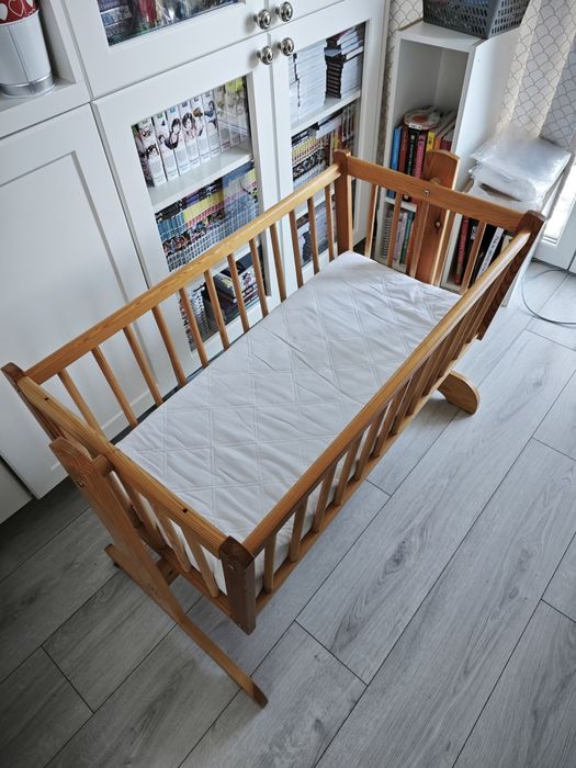 Łóżeczko drewniane kołyska dostawka