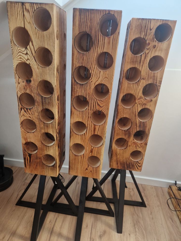 Stojak na wino.