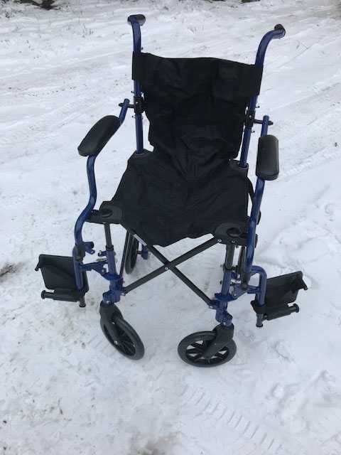 wózek  ortopedyczny składany do samochodu,  z podnóżkami