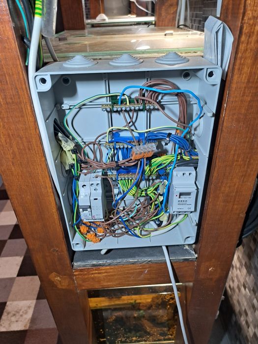 Reagał akwarystyczny, akwaria.