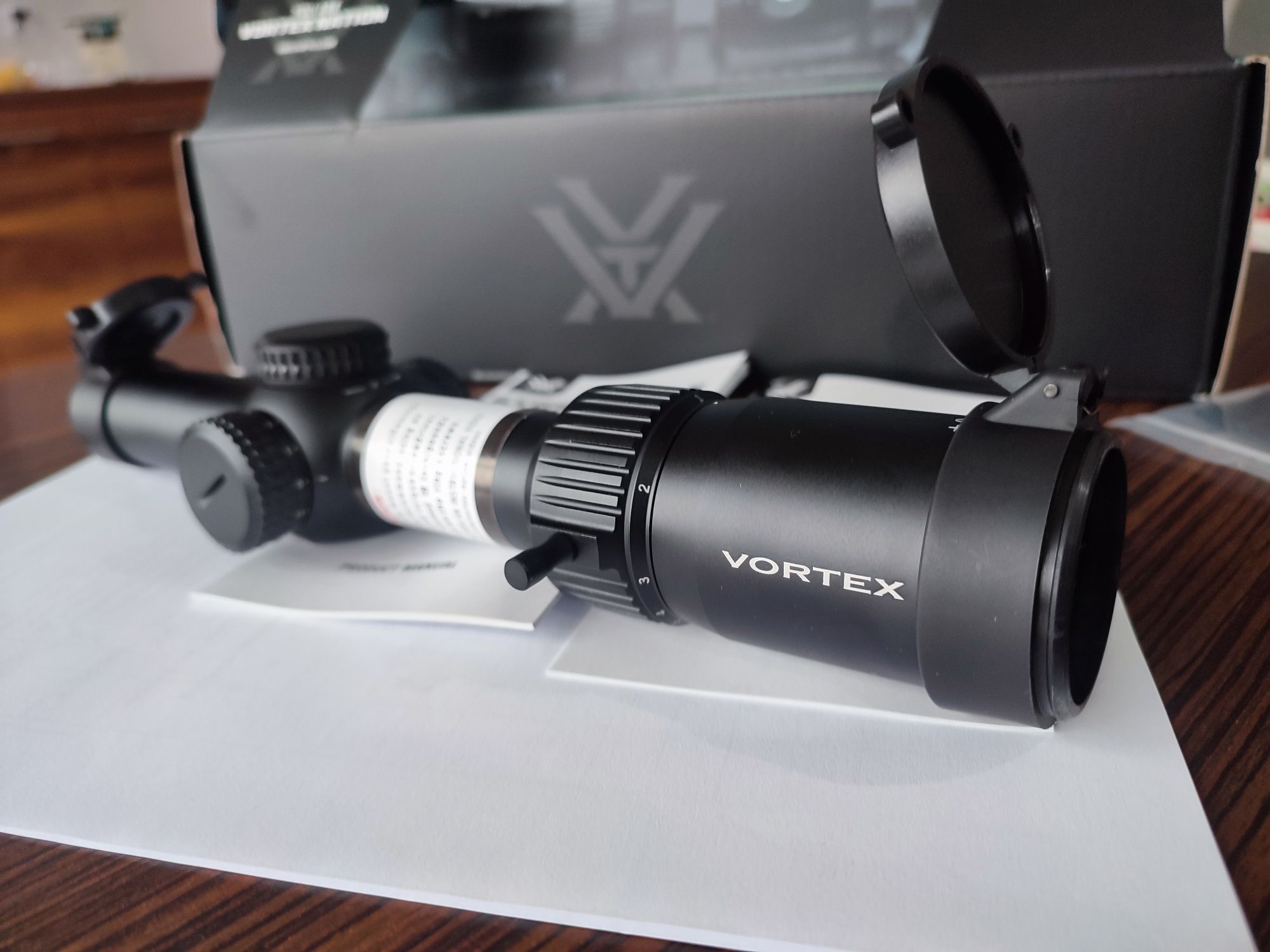 Biegówka celownik Vortex 1-8x24