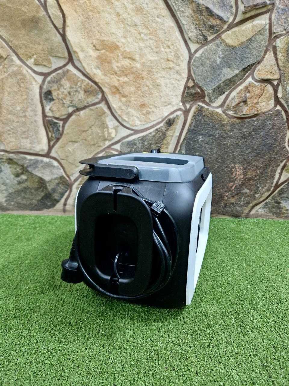 Миючий пилосос Karcher Se3 Compact Floor 1.081-533.0 моющий пылесос