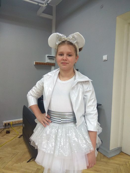 Костюм концертний 2 шт дівчаток 10- 14років чудовий яскравий костюм