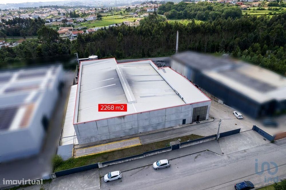 Armazém em Nogueira do Cravo e Pindelo de 2268,00 m2