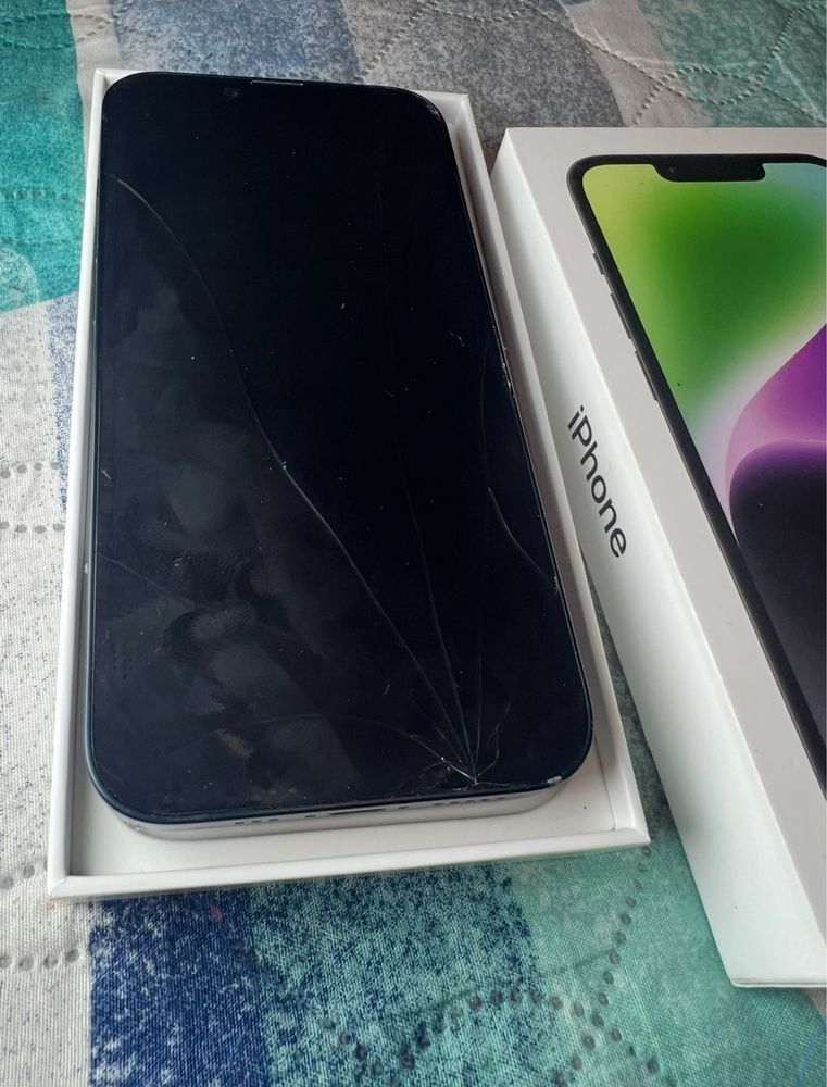 Продам iphone 14 128gb не вмикається на запчастини