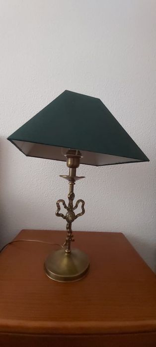 Candeeiro de mesa em bronze