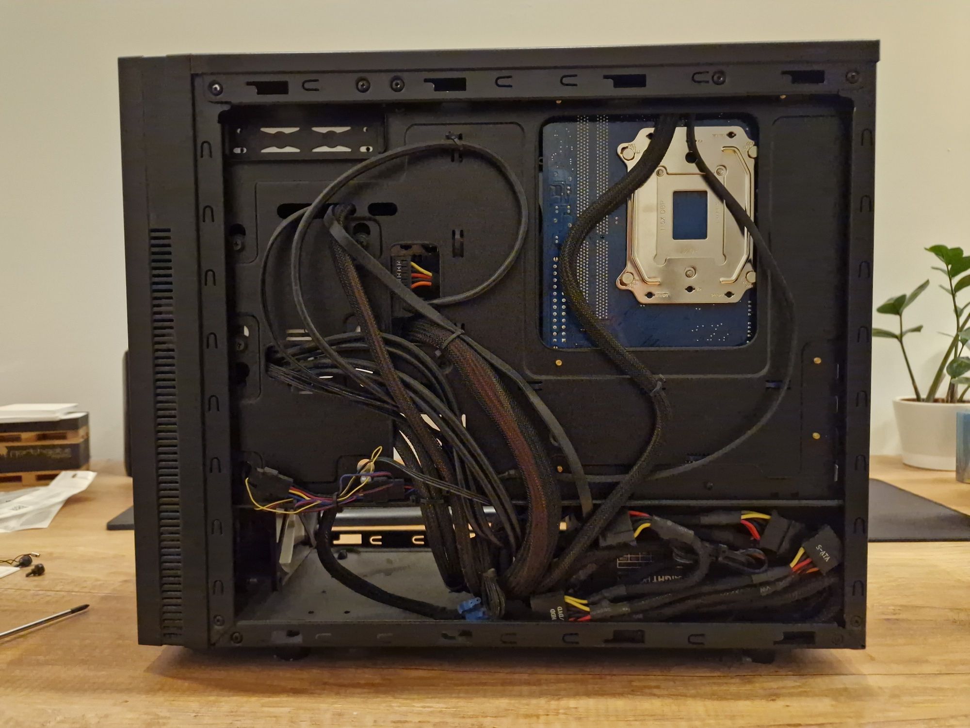 Komputer stacjonarny PC i5 bequiet Radeon 5500 SSD 500GB+1TB 16GB 8GB
