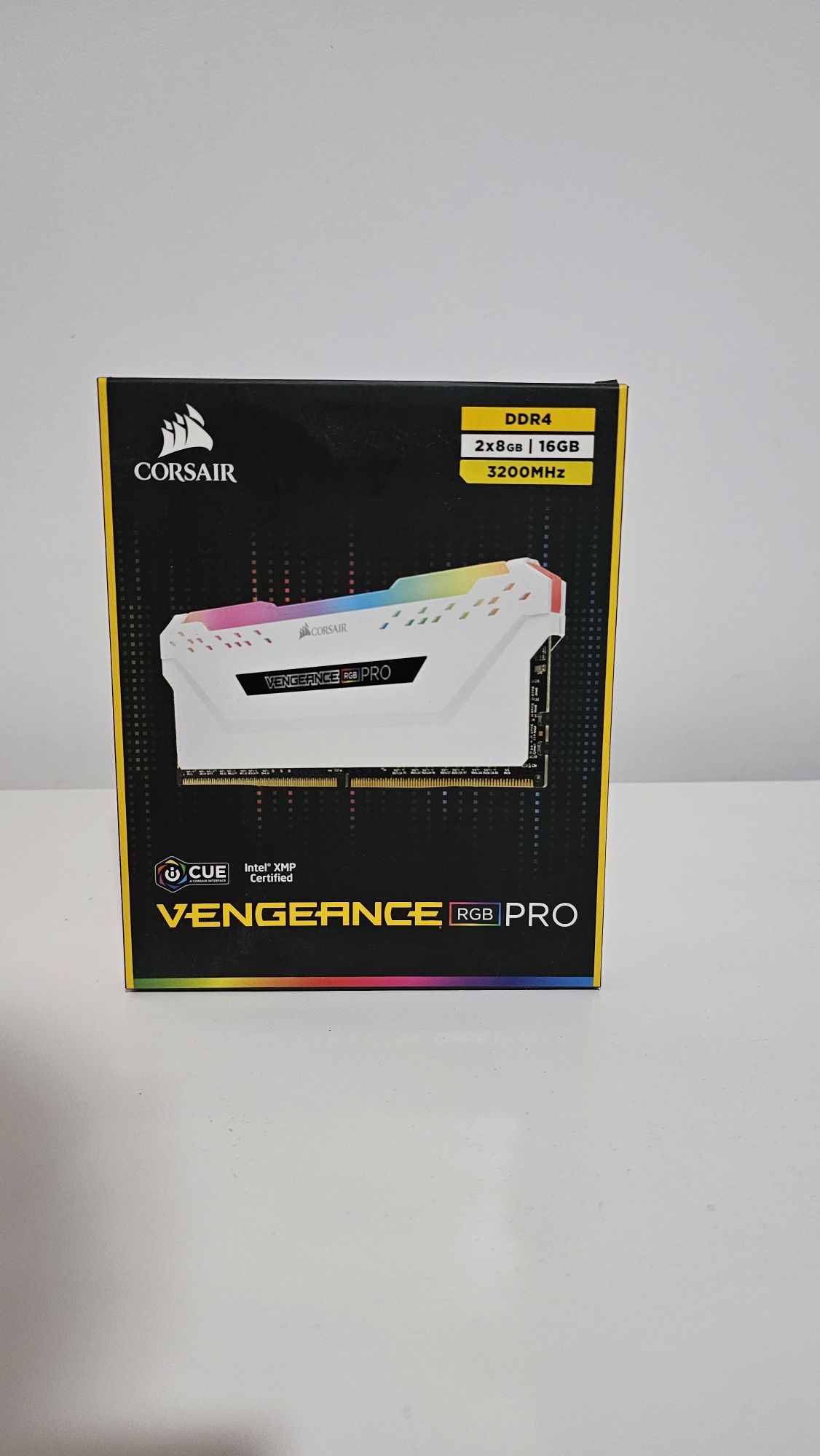 Memória RAM Corsair Vengeance RGB Pro 16GB (2x8GB) DDR4-3200MHz