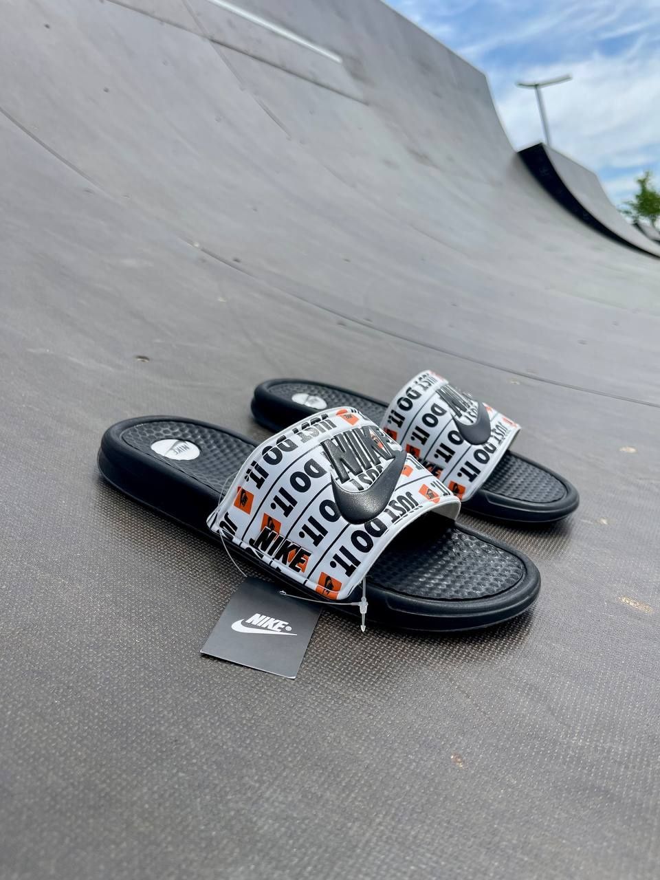 Жіночі шльопанці Nike Slides Just Do It ‘White’