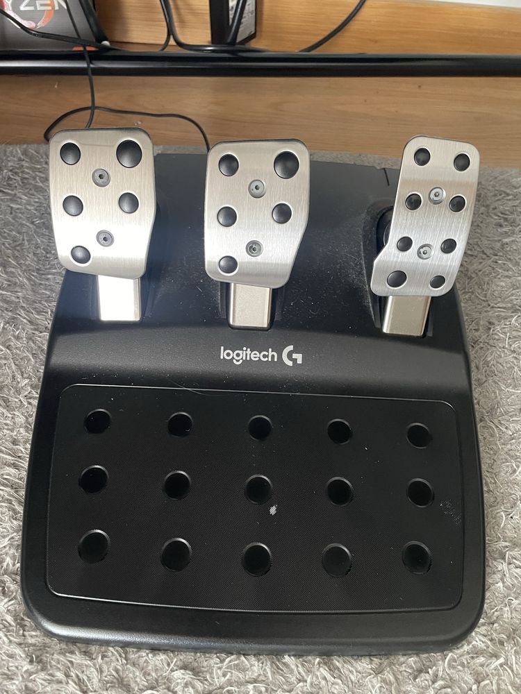 Volante e pedais logitech G29