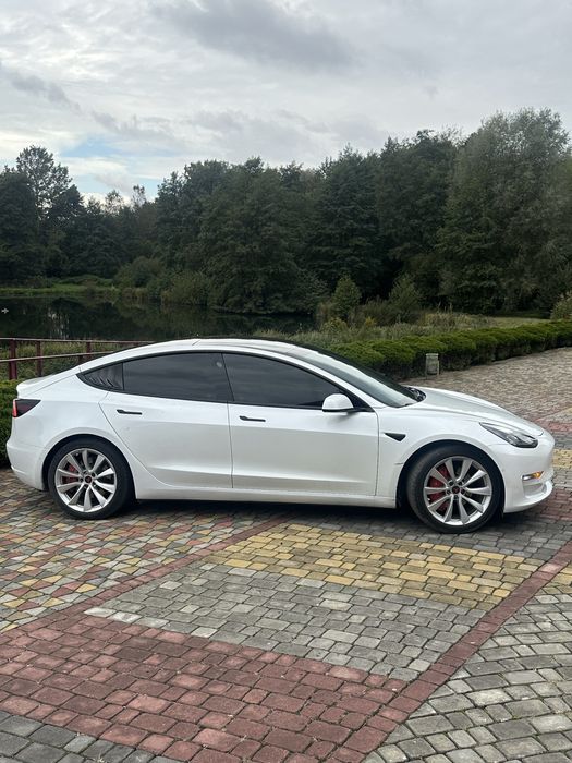 Tesla model 3 2021 long range повний привід