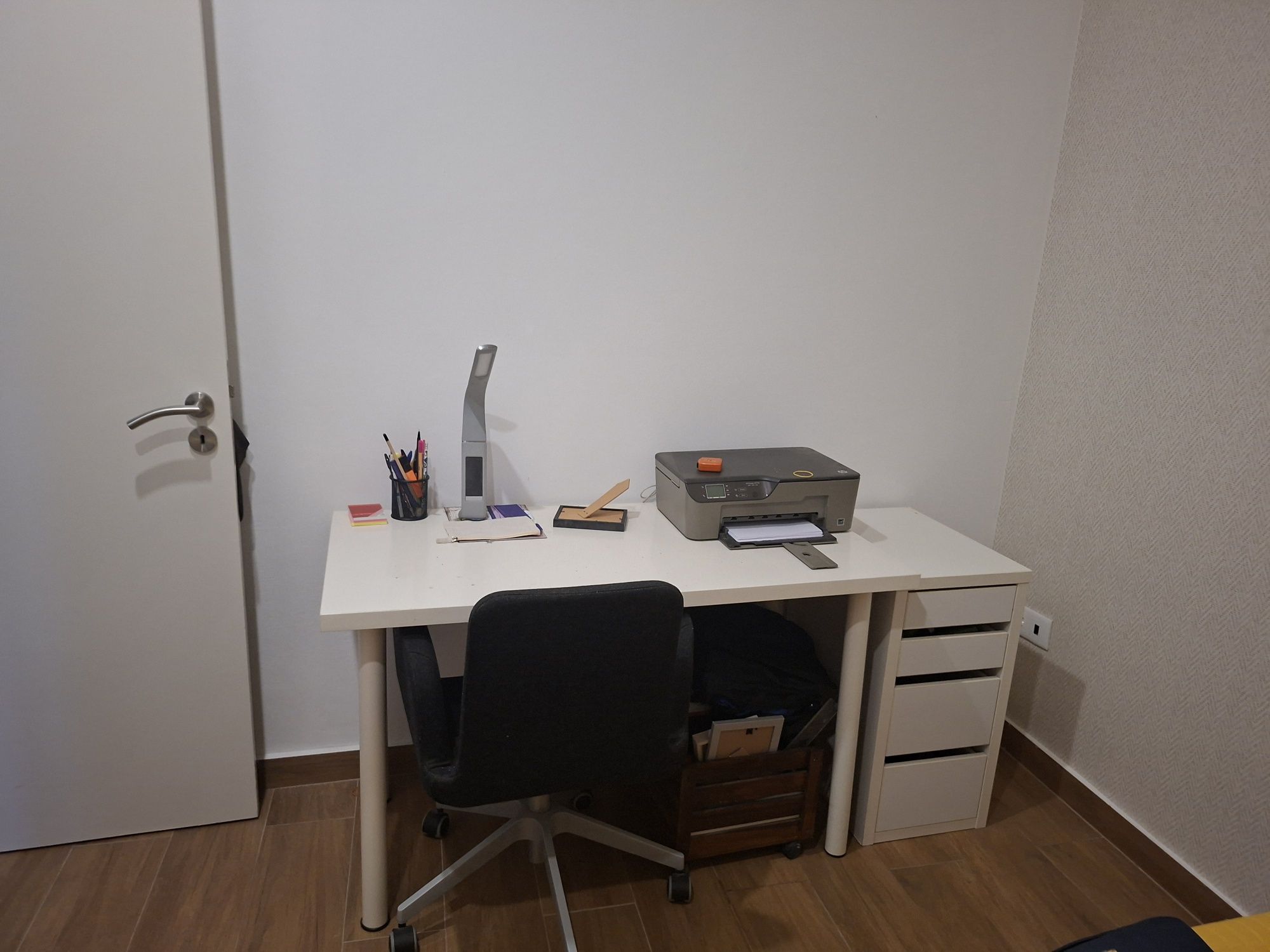 Secretaria modulo e cadeira