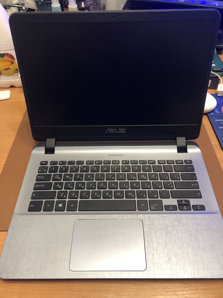 Ноутбук ASUS Notebook X407U гарний стан
