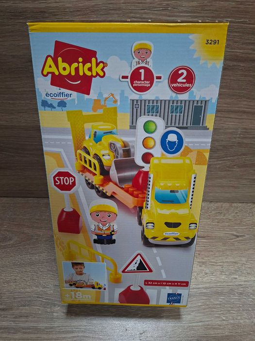 Nowy zestaw ciężarówka budowlana ,koparka ,figurka