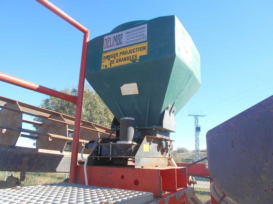 Grade Razol de 32 discos com rolo e semeador