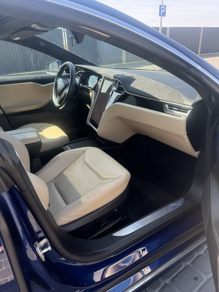 Tesla model S 90D 2016