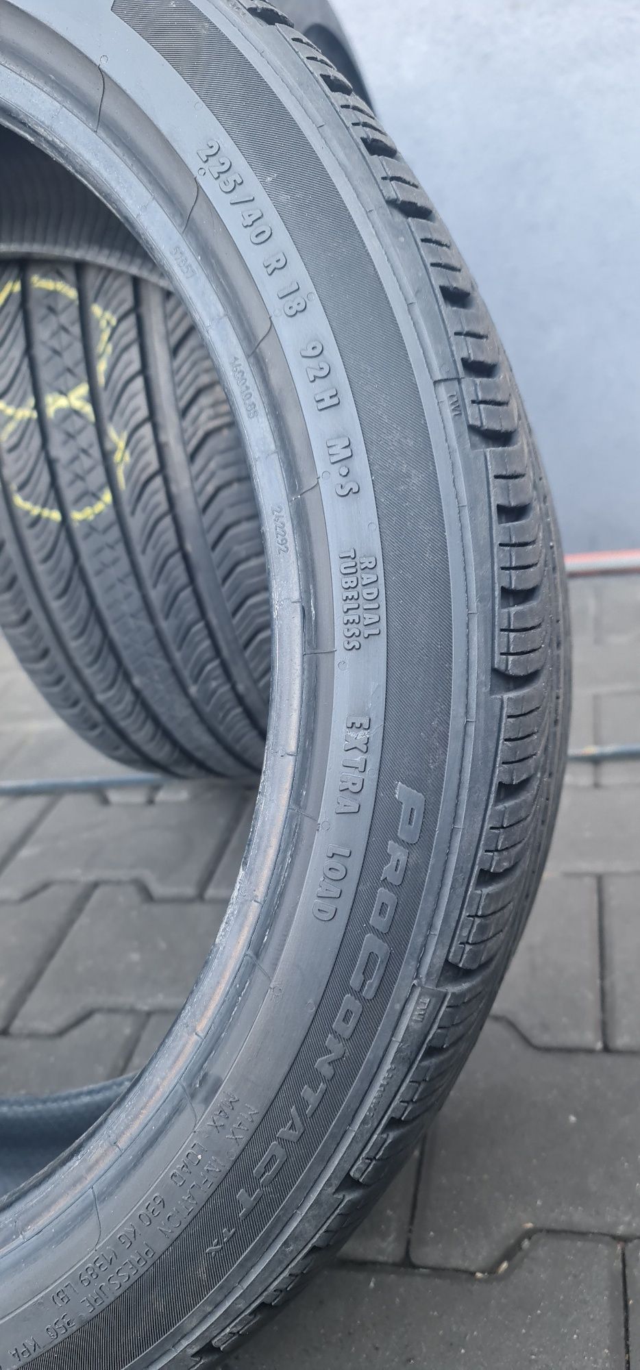 225/40/18 continental